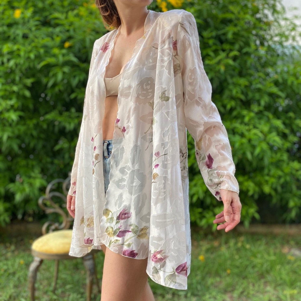 Vintage floral long sleeve kimono